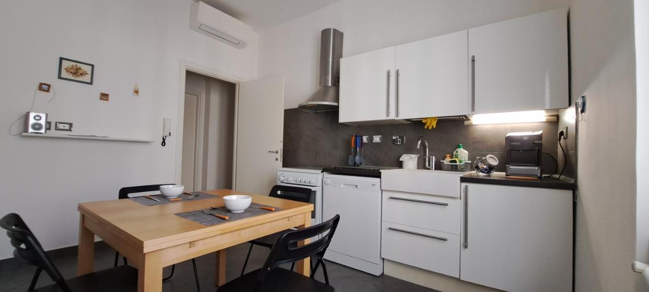 Waterfront Apartment ลาสเปเซีย ภายนอก รูปภาพ